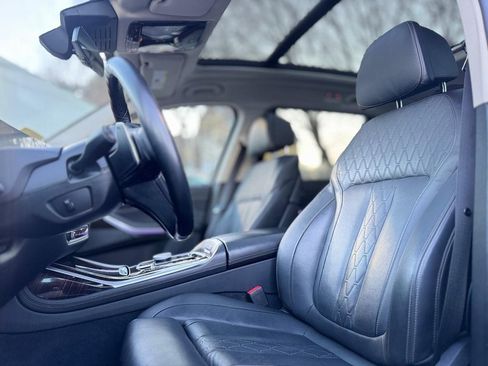 Used 2023 BMW X7 xDrive40i w/ Premium Package image 19