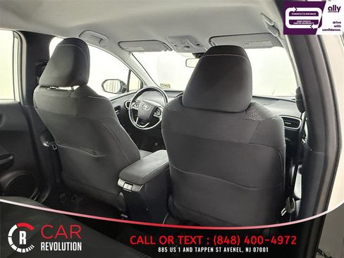 Used 2020 Toyota Prius Prime LE FWD image 31
