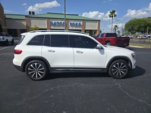 Used 2021 Mercedes-Benz GLB 250 4MATIC image 4