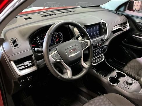Used 2024 GMC Terrain SLE w/ Driver Convenience Package AWD/4WD image 17