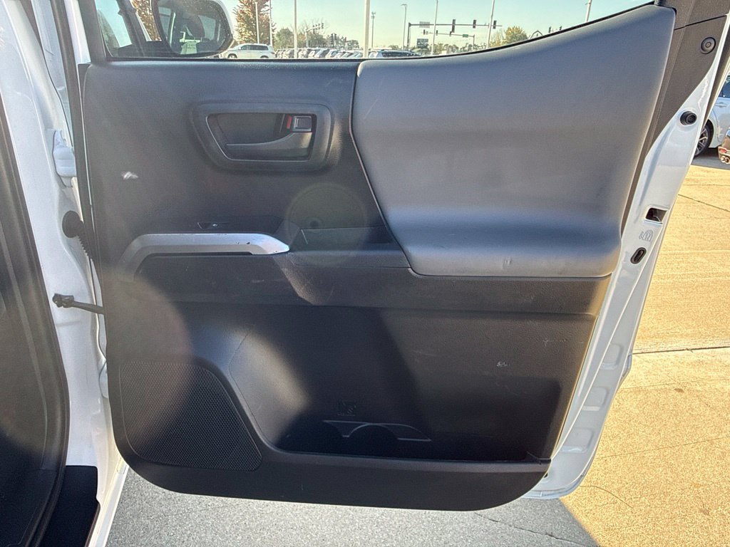 Certified 2022 Toyota Tacoma SR5 w/ Black Out Package (TMS) AWD/4WD image 21