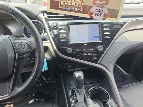 Used 2020 Toyota Camry SE AWD/4WD image 3