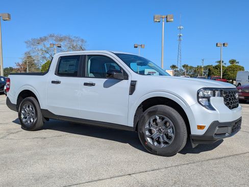 New 2026 Ford Maverick XLT w/ Equipment Group 301A AWD/4WD image 2