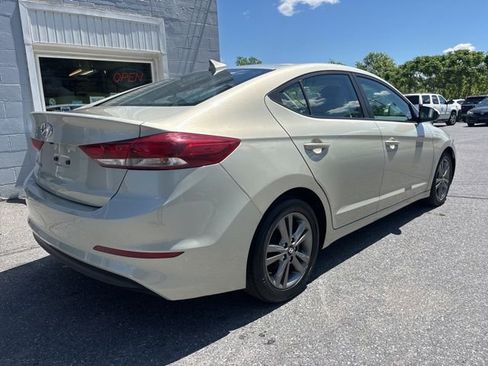 Used 2017 Hyundai Elantra SE FWD image 4