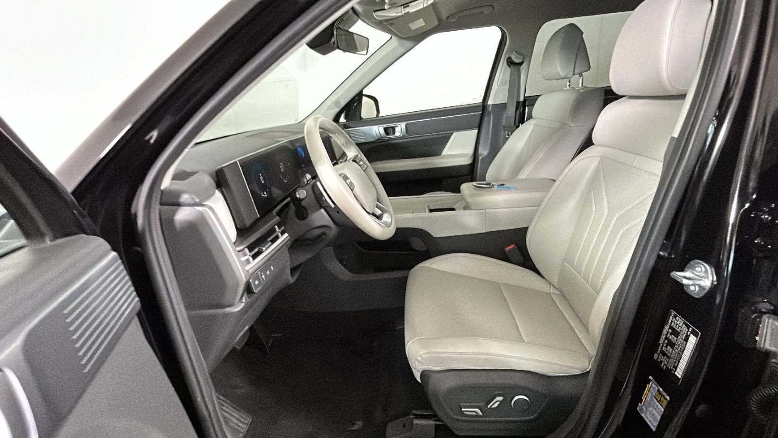 Used 2026 Hyundai Santa Fe SEL AWD/4WD image 13