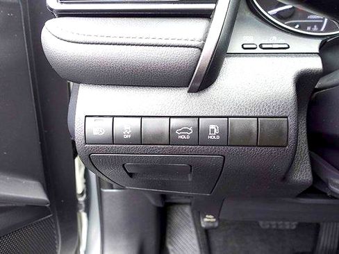 Used 2023 Toyota Camry SE FWD image 12