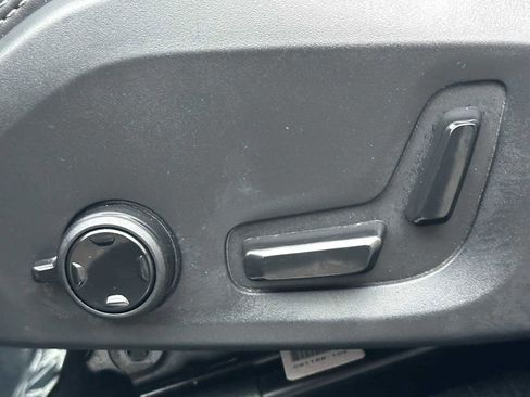 Certified 2023 Volvo XC60 T8 Ultimate image 22