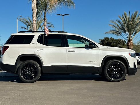 Used 2022 GMC Acadia SLT w/ Elevation Edition image 3
