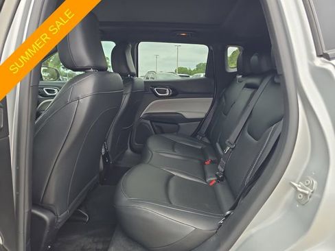 Certified 2025 Jeep Compass Limited w/ Elite Group AWD/4WD image 13