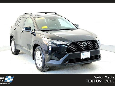 Used 2023 Toyota Corolla Cross LE w/ Moonroof Package image 1
