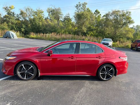 Used 2020 Toyota Camry XSE FWD image 4