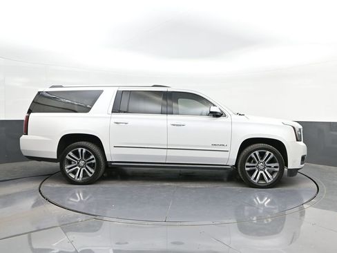 Used 2019 GMC Yukon XL Denali w/ Denali Ultimate Package AWD/4WD image 26