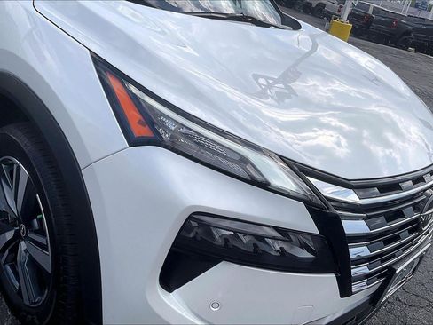 Used 2024 Nissan Rogue SL w/ SL Premium Package image 26