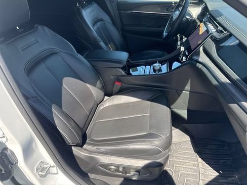 Certified 2022 Jeep Grand Cherokee L Overland AWD/4WD image 36
