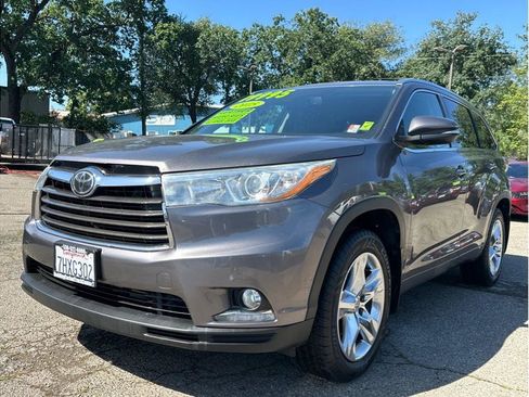 Used 2015 Toyota Highlander Limited Platinum AWD/4WD image 3