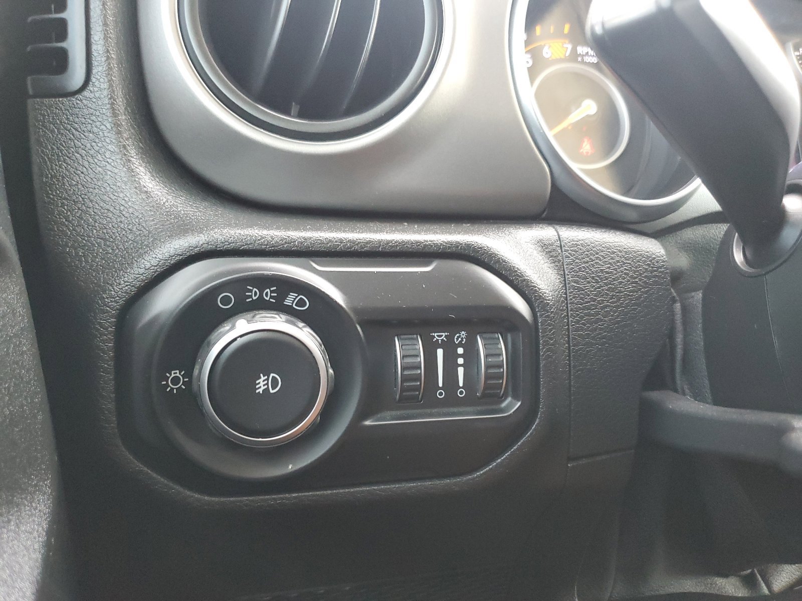 Used 2020 Jeep Wrangler Sport AWD/4WD image 22