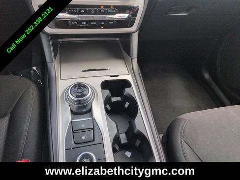 Used 2023 Ford Explorer XLT AWD/4WD image 15