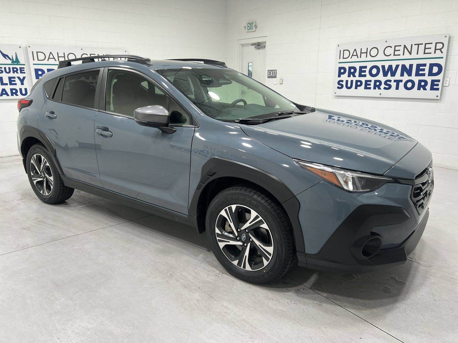 Used 2024 Subaru Crosstrek 2.0i Premium AWD/4WD image 2