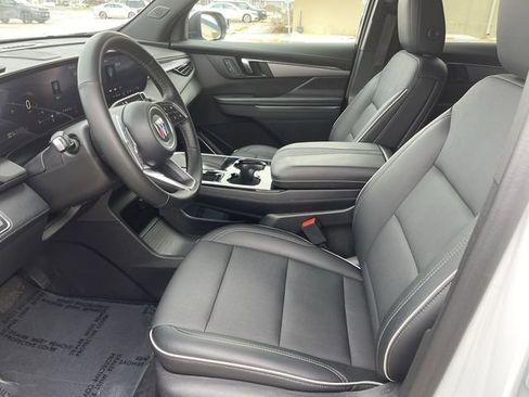 Used 2025 Buick Enclave Preferred FWD image 11