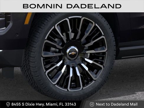 New 2026 Chevrolet Suburban High Country AWD/4WD image 9