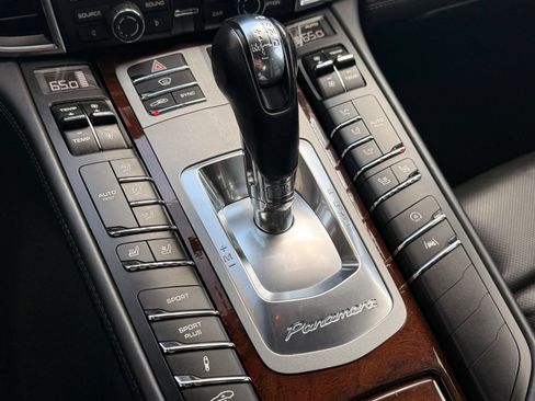 Used 2014 Porsche Panamera AWD/4WD image 29