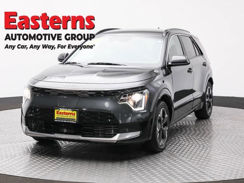 Used 2023 Kia Niro Wind w/ Wind Preserve Package image 1