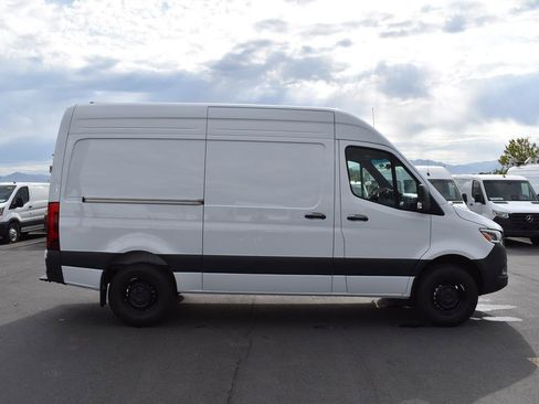 New 2025 Mercedes-Benz Sprinter 2500 image 4