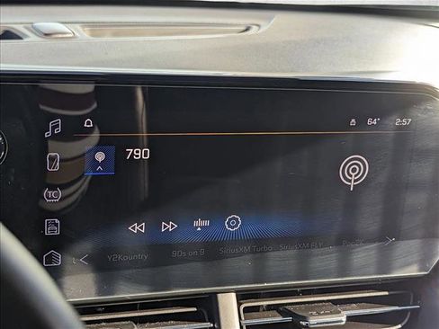 Used 2024 Chevrolet Trax LT w/ LT Convenience Package image 13