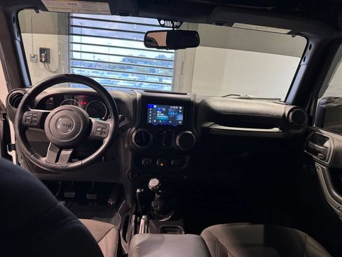 Used 2017 Jeep Wrangler Unlimited Sport w/ Quick Order Package 23S AWD/4WD image 23