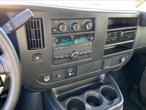 Used 2024 GMC Savana 2500 w/ Driver Convenience Package image 6