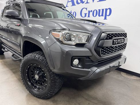 Used 2017 Toyota Tacoma TRD Sport w/ Tow Package AWD/4WD image 27