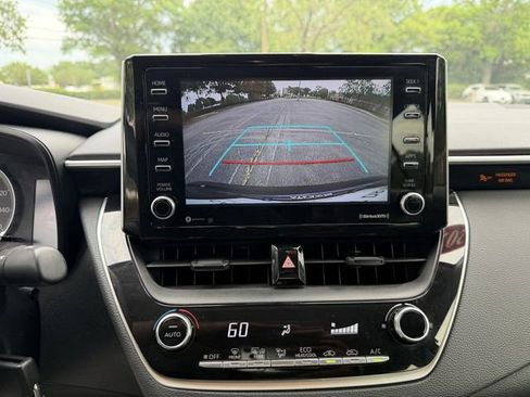 Used 2021 Toyota Corolla LE FWD image 18