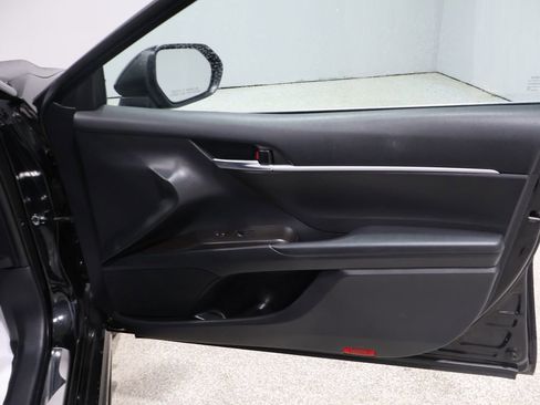 Used 2023 Toyota Camry SE image 22