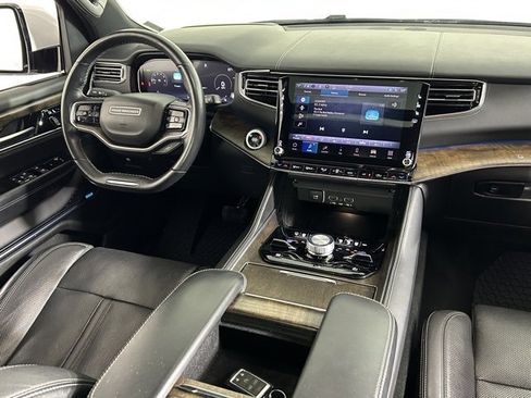 Used 2022 Jeep Grand Wagoneer Series I image 12