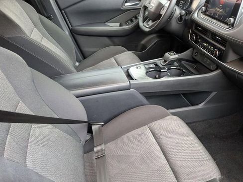 Used 2025 Nissan Rogue SV FWD image 34