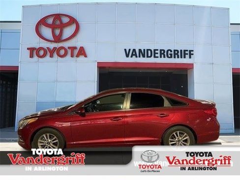 Used 2016 Hyundai Sonata SE image 1