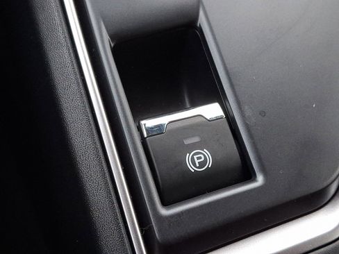 Certified 2025 Subaru Impreza 2.0i image 22