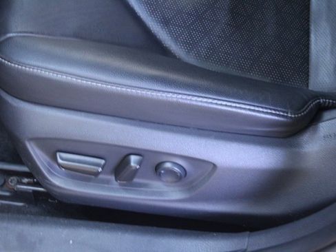 Used 2018 Toyota Camry XSE image 12