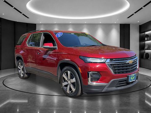 Certified 2023 Chevrolet Traverse LT w/ LT Premium Package AWD/4WD image 2