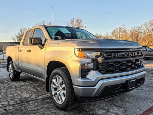Used 2026 Chevrolet Silverado 1500 Custom image 1