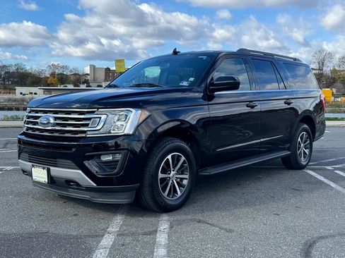 Used 2021 Ford Expedition Max XLT image 3