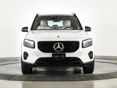 Used 2026 Mercedes-Benz GLB 250 4MATIC image 2