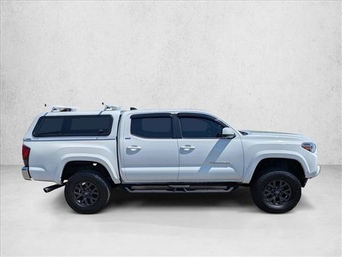 Used 2023 Toyota Tacoma SR5 AWD/4WD image 4
