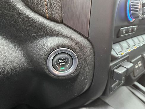 Used 2020 GMC Sierra 1500 AT4 w/ Technology Package AWD/4WD image 31