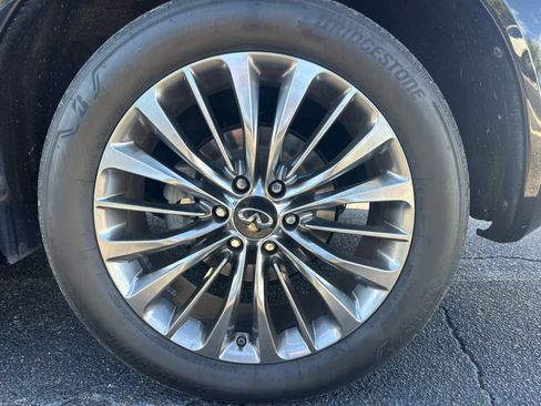 Used 2019 INFINITI QX80 Luxe w/ 22" Wheel Package image 9