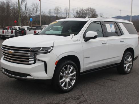 Used 2024 Chevrolet Tahoe High Country image 3