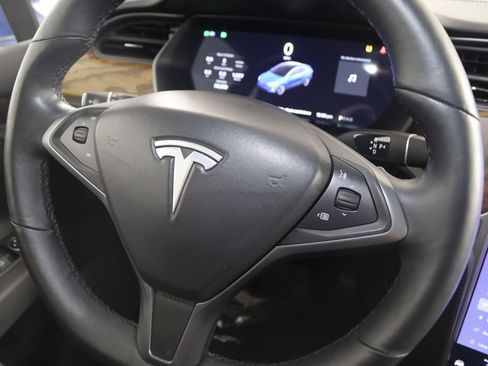 Used 2019 Tesla Model X 75D image 45