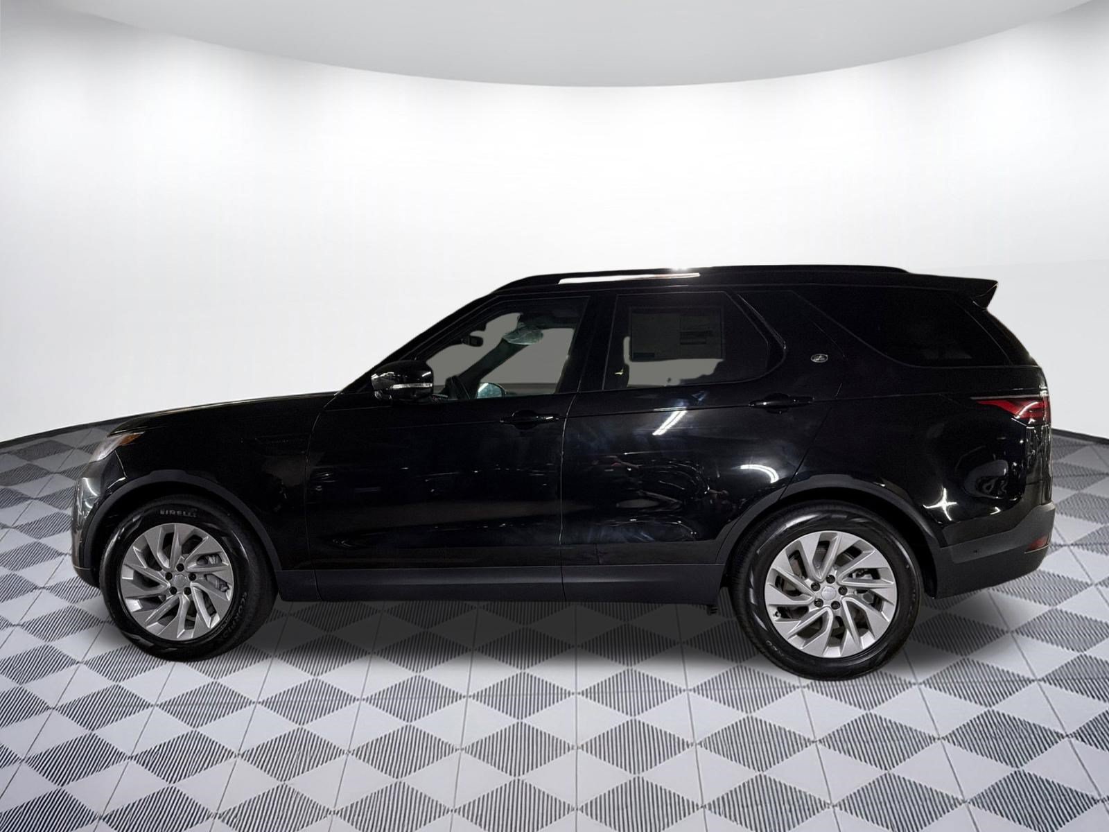 New 2026 Land Rover Discovery S AWD/4WD image 2
