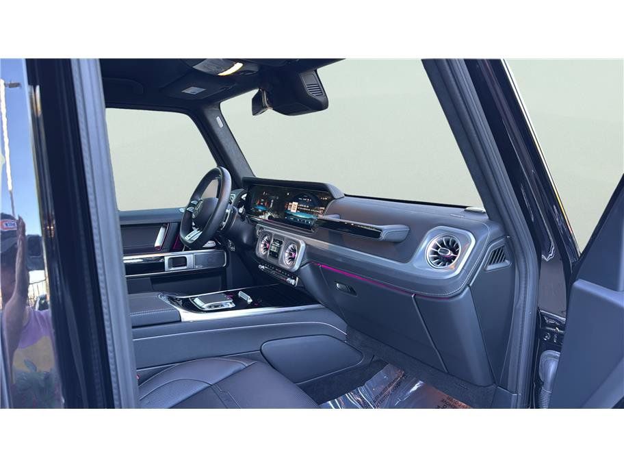 Used 2025 Mercedes-Benz G 63 AMG 4MATIC image 16