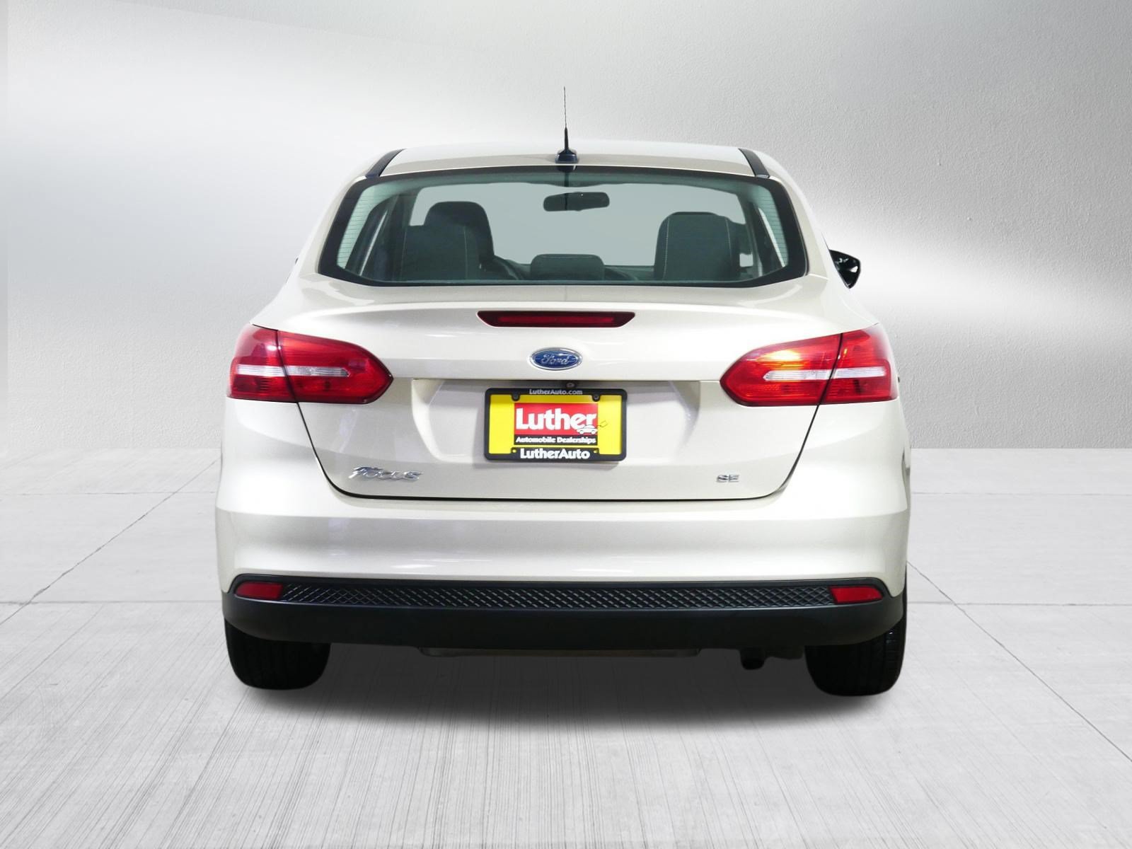 Used 2017 Ford Focus SE FWD image 6